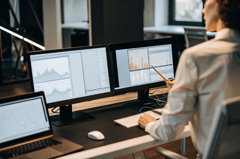 Website metrics - Guide to evaluation and optimization TWO DOTS
