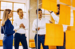 Entrepreneurs at TWO DOTS apply crisis management with creative solutions, highlighting the importance of team spirit in dealing with unforeseen challenges