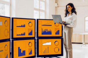 Female entrepreneur uses TWO DOTS Generative Engine Optimization tools for digital marketing optimization