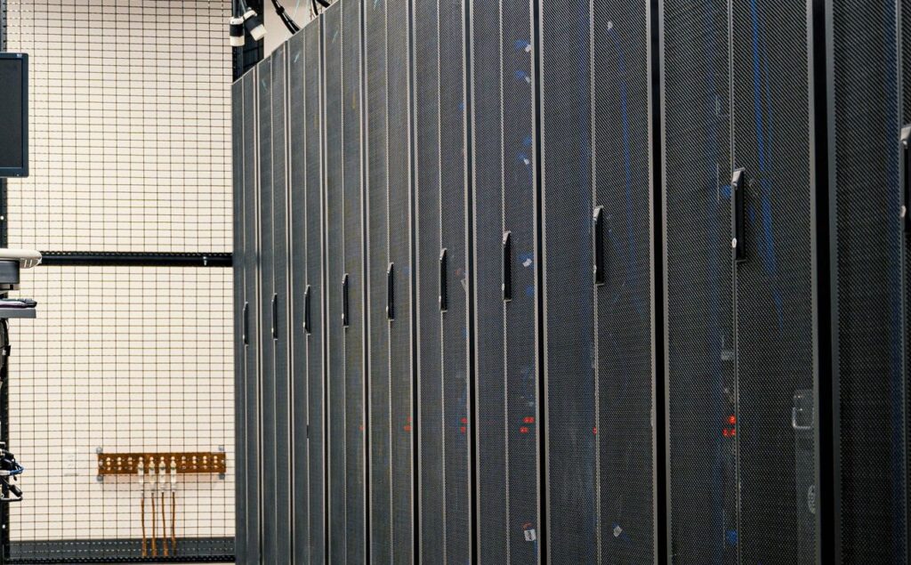 Υποδομή data center για έλεγχο bot traffic και αξιοπιστία δεδομένων ιστοσελίδας