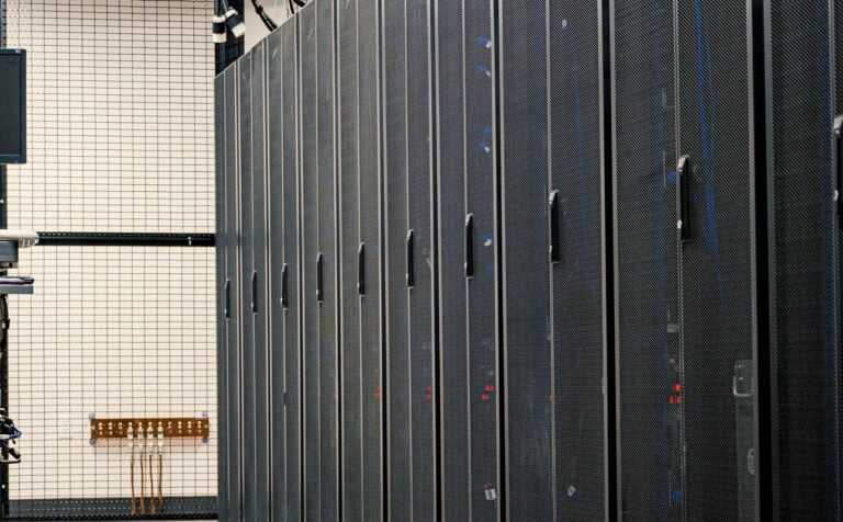 Υποδομή data center για έλεγχο bot traffic και αξιοπιστία δεδομένων ιστοσελίδας